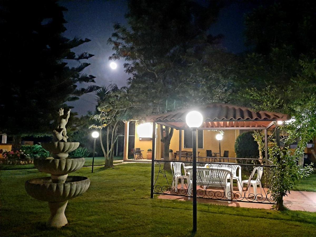 Memo'S Affittacamere Arborea Exterior photo