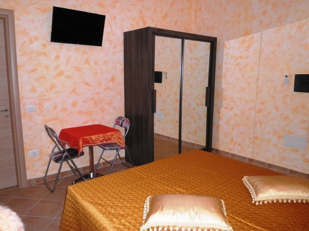 Memo'S Affittacamere Arborea Exterior photo