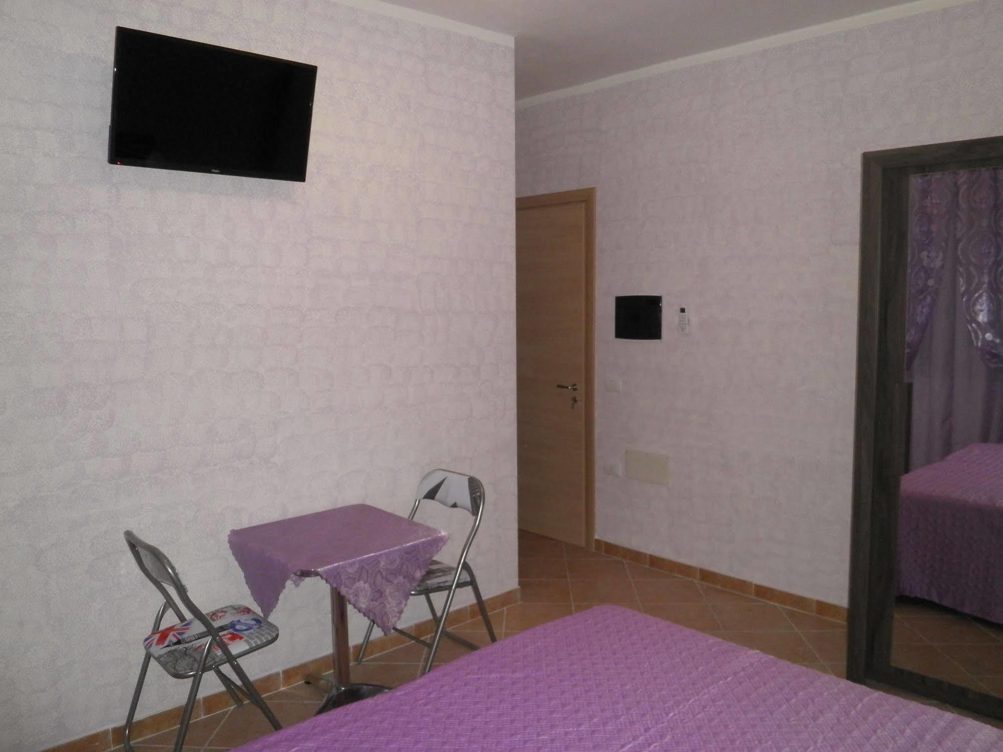 Memo'S Affittacamere Arborea Exterior photo